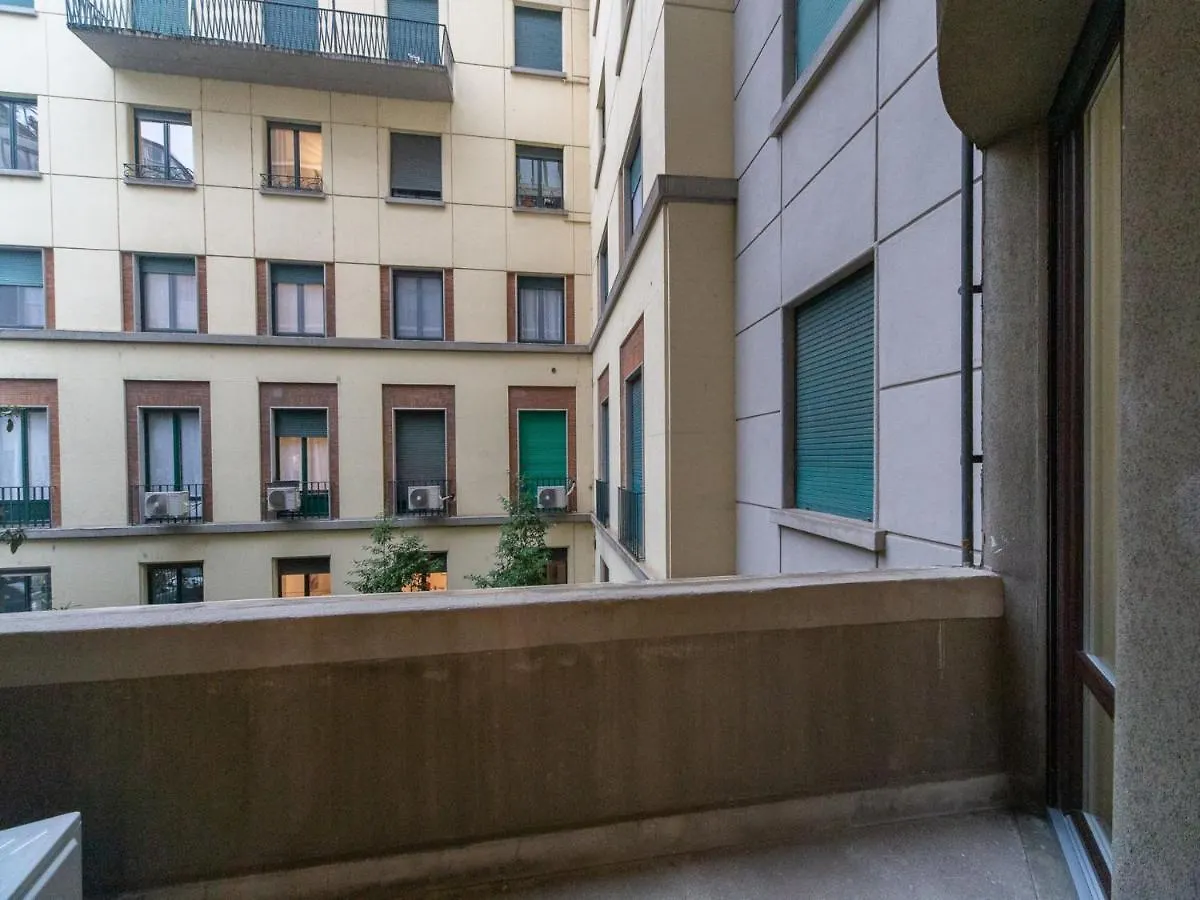 The Best Rent - Stylish One-Bedroom Apartment In Corso Di Porta Vittoria Milaan Italië